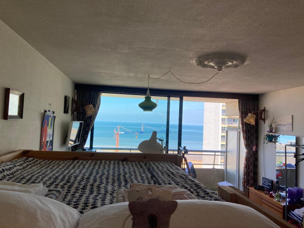 Tiny Apt W/ Balcony And Seaview, Even Out Of Your Bed ! Ostend Exterior photo